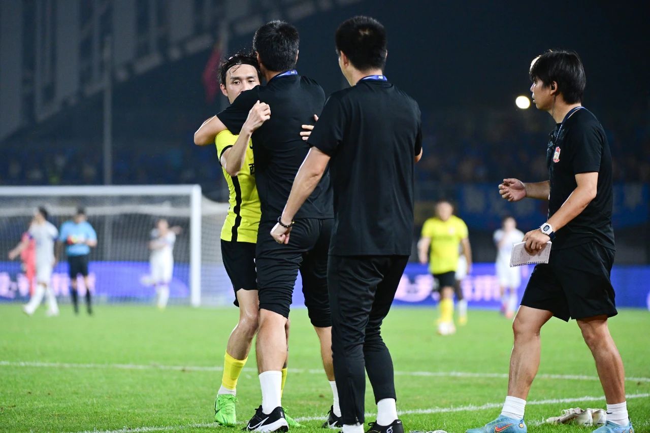 关于里程碑夜皇家马德里防线松动；中超窗口期刷纪录；信心回归；球队文化再被提及的信息-开云在线