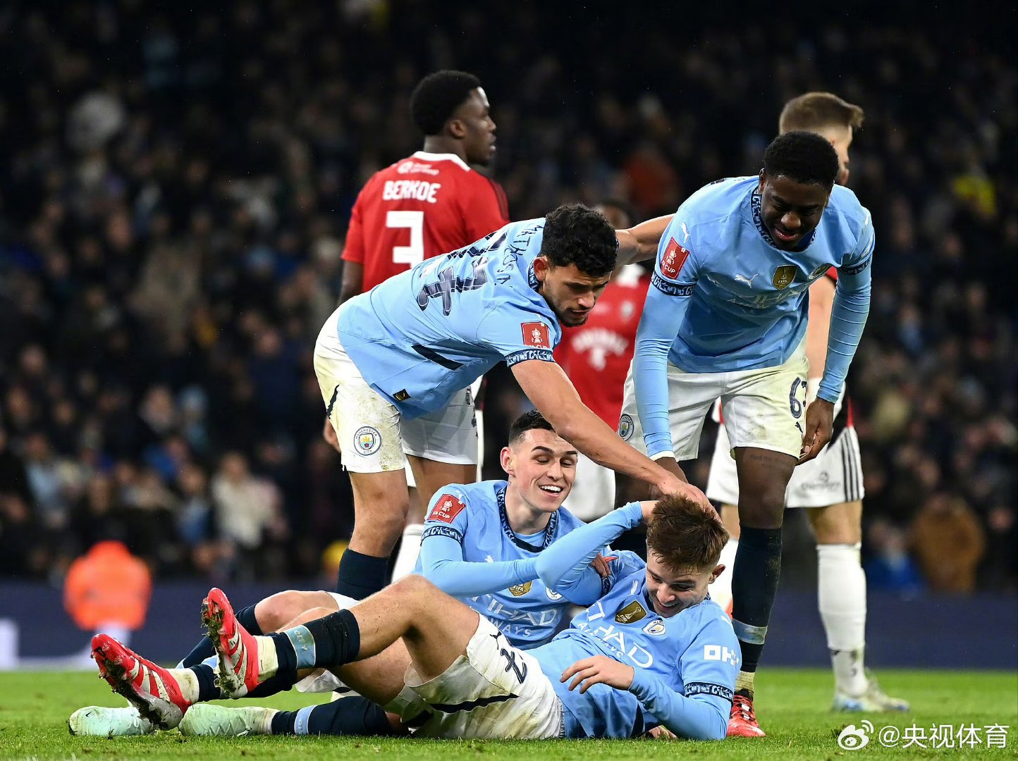 包含里尔清晨门线救险萨克拉门托国王止住颓势备战足总杯，现场解说直呼：风云突变曼联关键时刻止住颓势的词条-开云体育app