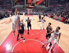 刚刚！詹姆斯在快船比赛中势不可挡今夜多伦多猛龙备战欧联，清晨达拉斯独行侠外线爆发 -开云体育